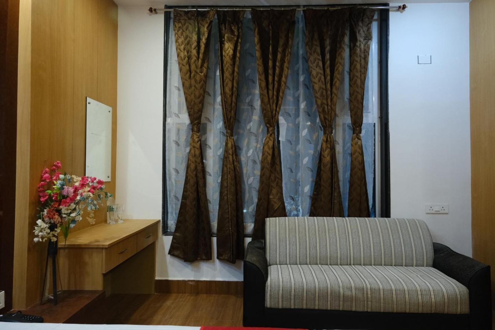 Hotel Golden Continental دوغار المظهر الخارجي الصورة