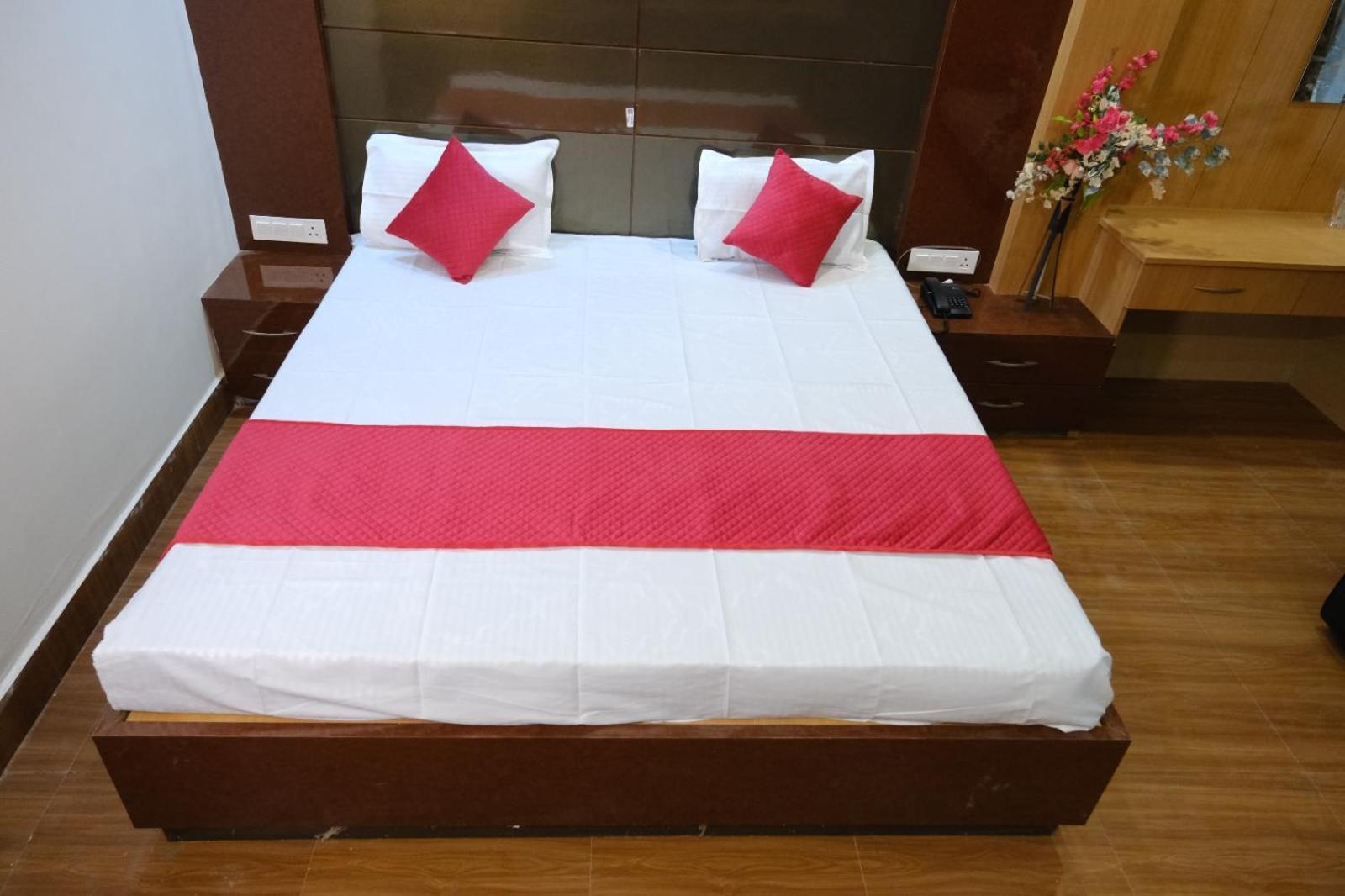 Hotel Golden Continental دوغار المظهر الخارجي الصورة